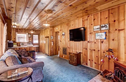 South Lake Tahoe Cabin | 3993c Cedar Lake Tahoe 2 Bedroom Cabin by RedAwning