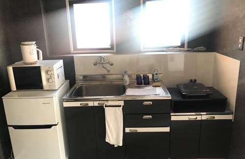 Usami Apartment | 3A ccommodates up to 5 people right in front of usami Station Easy access within 1minute walk JR /Ito Shizuoka