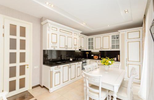 Tbilisi City Centre Apartment | 3BD-2BTH apartment in Tbilisi city center