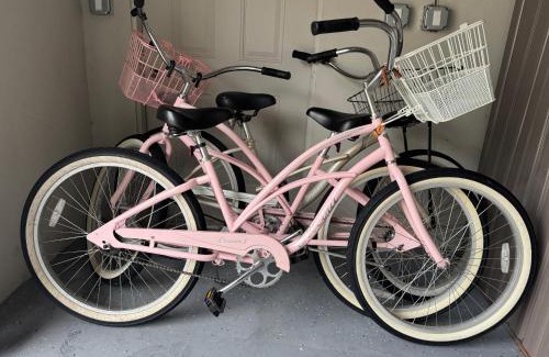 Gillespie Park House | 3BD 3BA - Garage - Pet friendly - Balcony - Lido Beach - Downtown