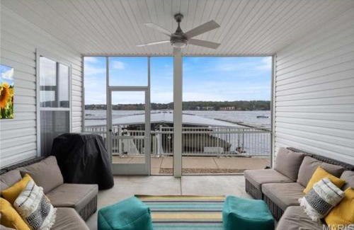 Rocky Mount Apartment | 3BD 3BA Gated Condo LakeFront Lake Ozark, MO Isla Del Sol 4 M from Dam