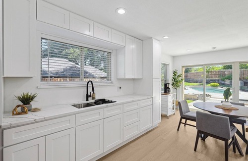 Las Colinas House | 3BD Retreat with Pool & Patio, Mins to Attractions