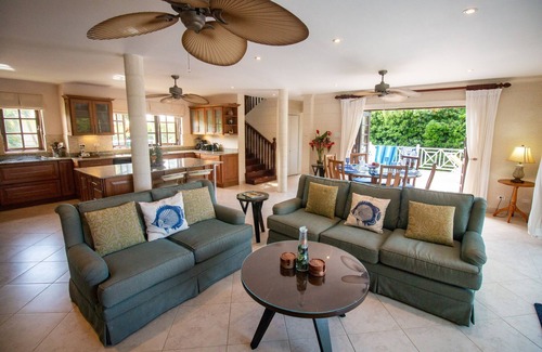 Clinketts House | ☆ 3Bdrm 3.5 Bath Private Home w Brand New Pool Steps to Beach