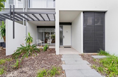 Magenta Shores Apartment | 3BDRM Coastal Oasis in Magenta