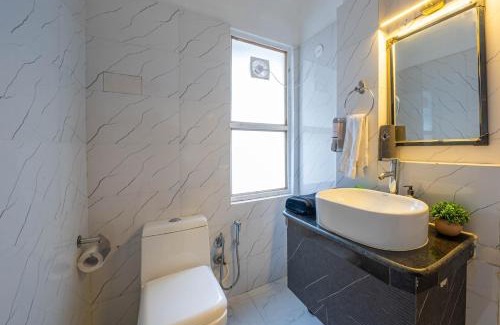 Hauz Khas Apartment | 3BHK Spacious Stay-Bunk & King Beds-Hauz Khas