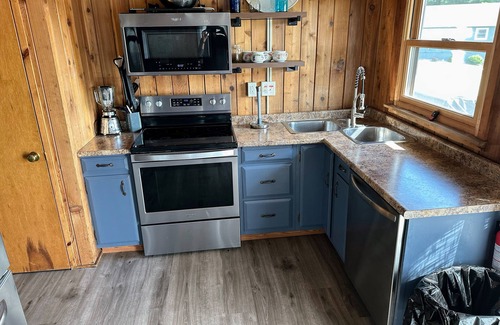 Thayerville House | 3BR/2.5BT Ranch, Bring Fido, Hot Tub, Fireplace, Central Location, Lake Access