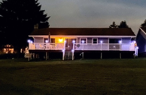 Thayerville House | 3BR/2.5BT Ranch, Bring Fido, Hot Tub, Fireplace, Central Location, Lake Access