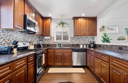 Rancho Cordova House | 3BR,2BA Gem in Rancho Near Shop Centers & Eateries