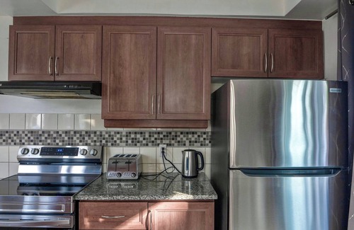 Laval-des-Rapides Apartment | 3BR 6Beds 5min Walk distance to Metro, Free Parking, next to Place Bell AC