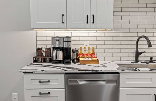 Georgetown House | 3BR Cottage, Fire Pit, Near Horse Park, Walkable to Downtown Shops & Restaurants