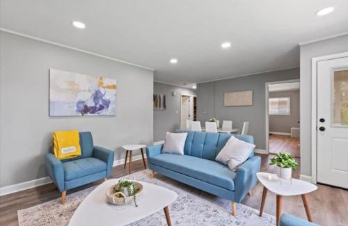 Wheeling House | 3BR Gem in Wheeling