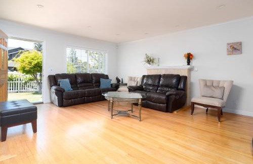 West Menlo Park House | 3BR Home Near Stanford Great Back Yard King Bed