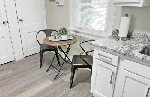 Mount Auburn House | 3BR Near UC | Zoo | Hospitals |Downtown | OTR
