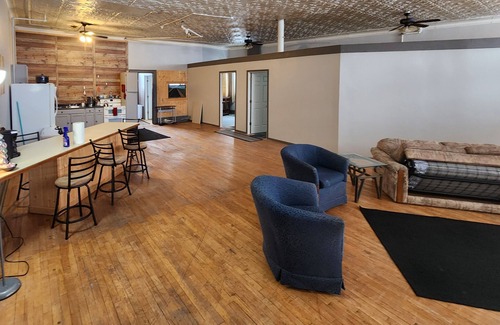 South Range Apartment | 3BR on SXS Snowmobile Trail w/Full Bar, Walk to Dining &Bars, Near MTU &Houghton