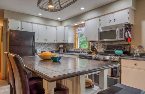 Woodsville House | 3BR with A/C, a Firepit and Private Lake Access!