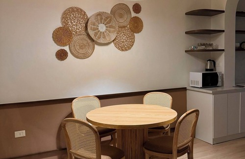 Hang Trong Apartment | 3BRs-OldQuarter-HoanKiemLake-TheChurchView