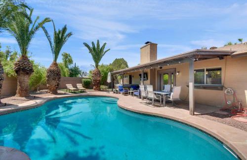 Trails North House | 4 bdr, Two Master suite, billiards & desert oasis pool