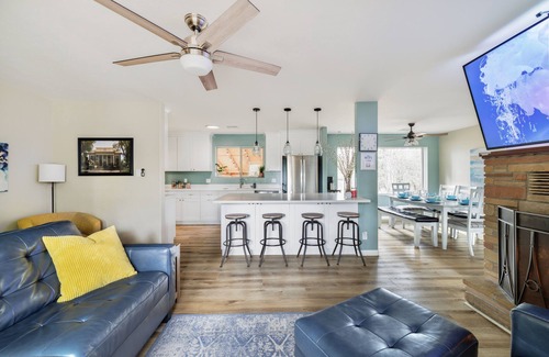 Prescott House | 4 Bdrm - 2 Ba - 5 Min to Whiskey Row + Arcade + Fire Pit + EV Charger + Pets!