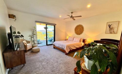 Howrah House | 4 bed 2 Storey House With Views Spa Near Beach