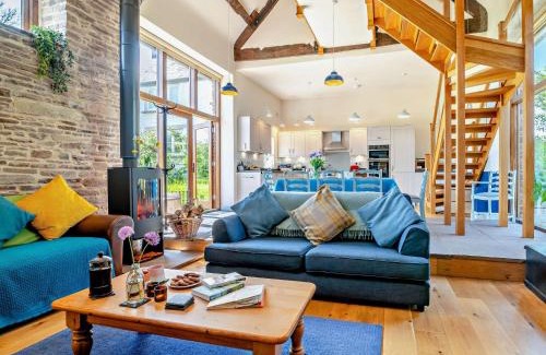 Llanfihangel Tal-y-llyn House | 4 Bed in Talgarth BN182