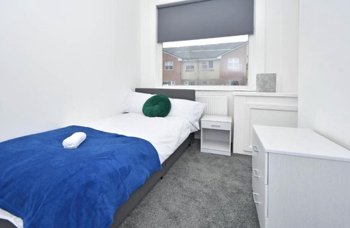 Forsbrook Apartment | 4-Bed Stay in Stoke-on-Trent near Alton Towers