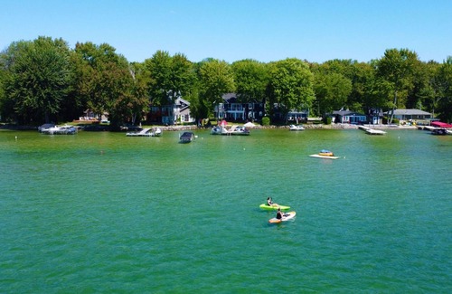 Ramara Cottage | 4 Bedroom, 7 Bed Cottage: Sand and Shallow Crystal Clear Water on Lake Simcoe