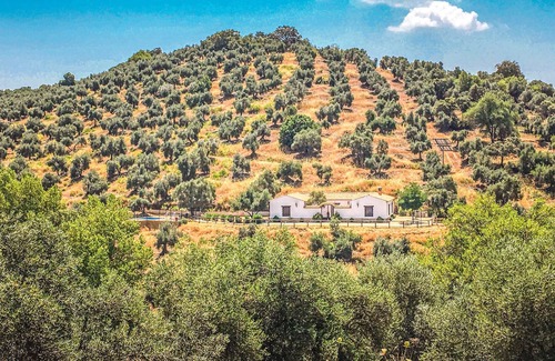 Villanueva del Rey House | 4 bedroom accommodation in Villanueva del Rey