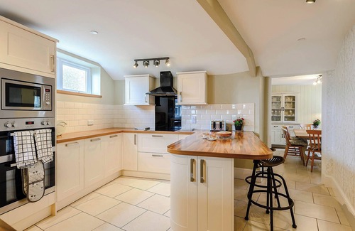 Talybont-on-Usk Cottage | 4 bedroom accommodation in Talybont on Usk