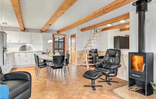 Farvang House | 4 Bedroom Amazing Home In Fårvang