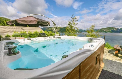 Farsund House | 4 bedroom awesome home in Farsund