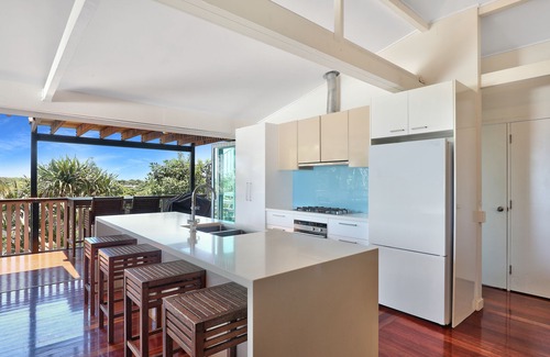 Point Lookout House | 4 Bedroom beach house only minutes walk to Cylinder Beach.