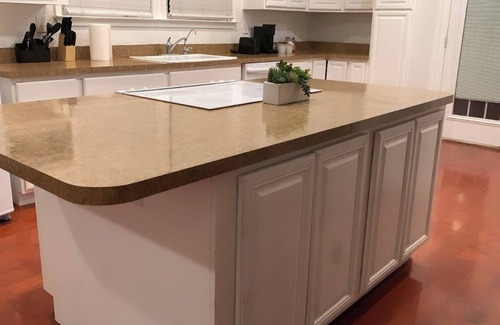 Sherman House | 4-bedroom Charming house in Sherman with Fireplace