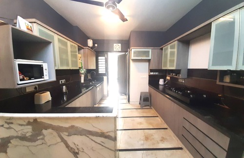 Gurugram House | 4 Bedroom Duplex Villa Opp to Galleria Market, DLF Phase 4