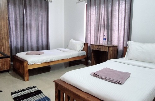 Mananthavady Other | 4-bedroom farmhouse in peaceful Periya with WiFi