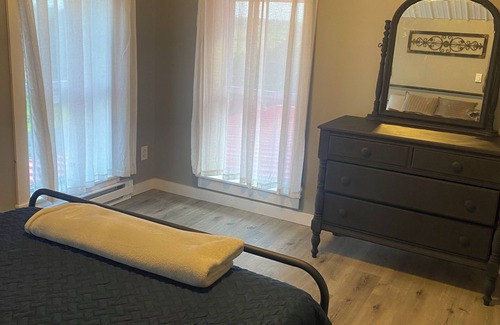Camptown Other | 4 Bedroom Farmhouse with a hot tub