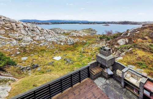 Fitjar House | 4 bedroom gorgeous home in Fitjar