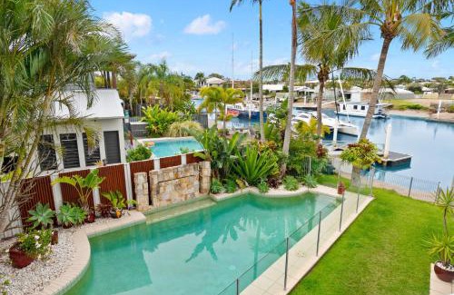 Buddina House | 4 bedroom home on the water