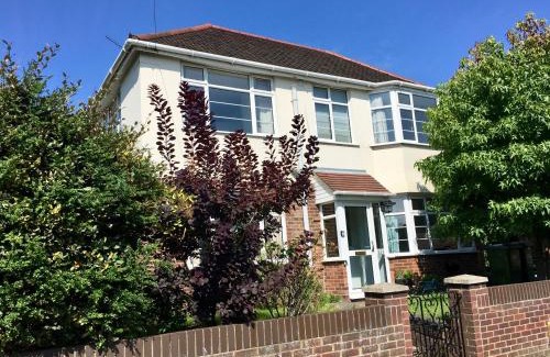 Southampton House | 4 Bedroom House By Your Stay Solutions Short Lets & Serviced Accommodation Southampton With Terrace & Garden