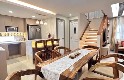 Bacolor House | 4-bedroom house in enchanting San Fernando with WiFi, AC