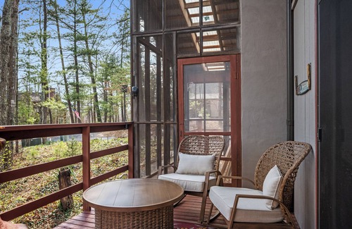 Basye House | 4-bedroom house in serene Basye with AC, WiFi. Enjoy relaxation