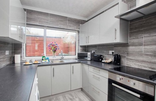 Goole House | 4 Bedroom Kingston House
