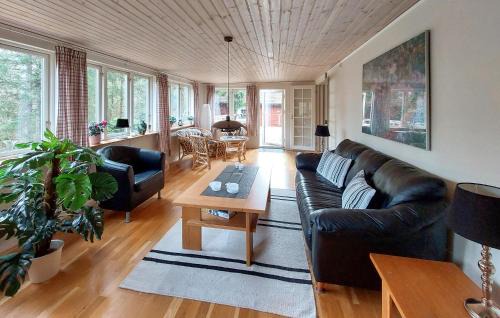 Fasalt House | 4 Bedroom Nice Home In Örkeljunga