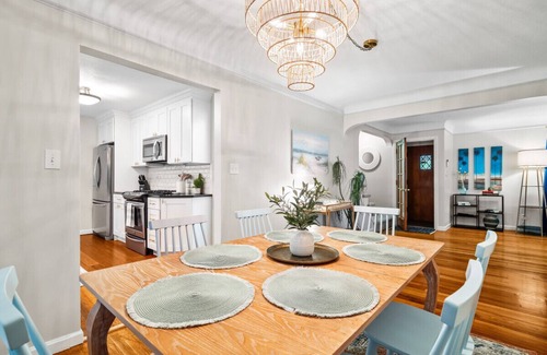 Euclid House | 4 Bedroom Pool & Hot Tub Home Near Cleveland