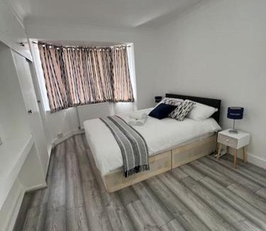 Hale House | 4 Bedroom semi detached House London