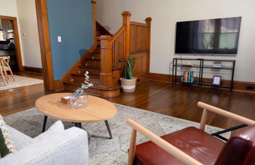 Roanoke Apartment | 4 Bedroom Suite At The Historic Winona House