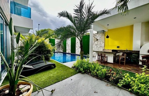 Ejidal Villa | 4-bedroom villa in beautiful Playa del Carmen with WiFi, AC, TV, Pool