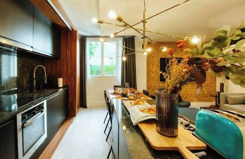 Necker Apartment | 4 Bedrooms Hotel - Eiffel Tower