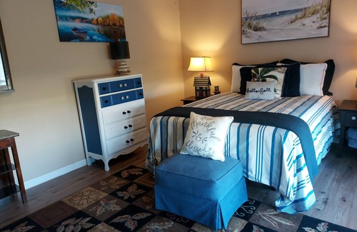 Elm Mott House | 4 Bedrooms, Large Private Backyard, Dog Friendly, WACO Area