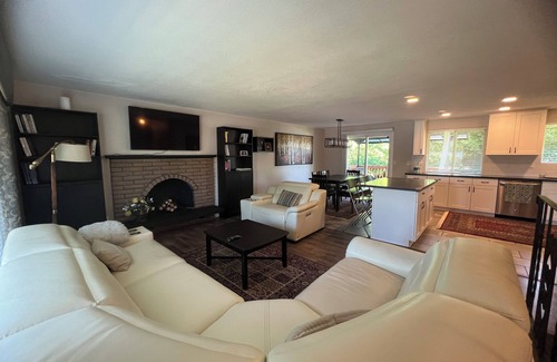 Everett House | 4 Beds in Northern Seattle with a Backyard Playground