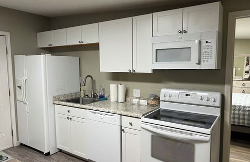 Roxboro Apartment | 4 Blocks from UPTOWN, all new renovation, SUPER NICE!